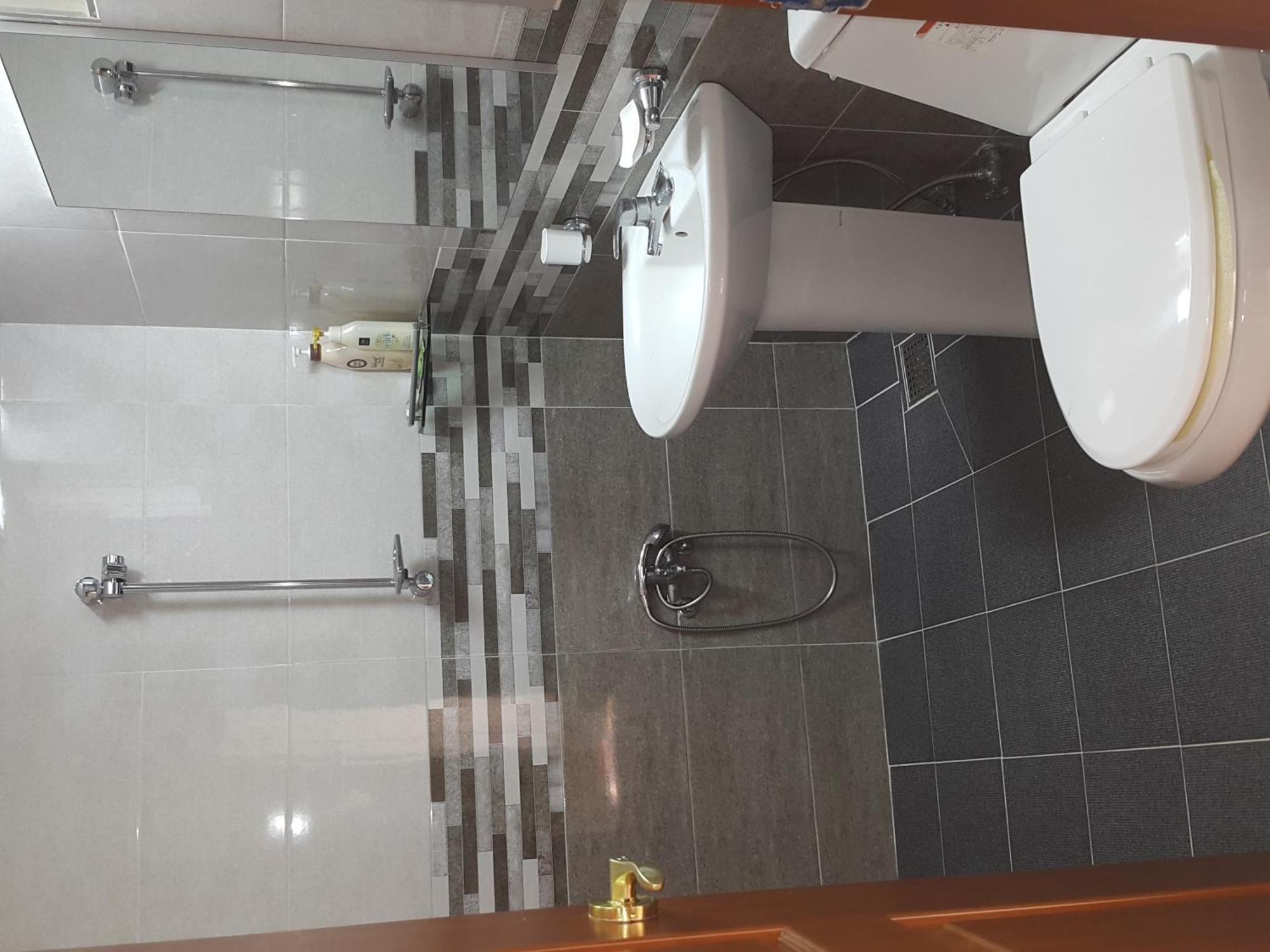 Sangju Yeoyurounhwangtojib Pensyeon Hotel Room photo